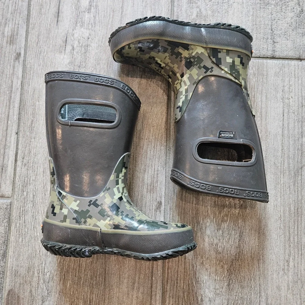 Bogs Rain Boots Size 7 Gray Digital Camo Waterproof Pull On Outdoor Play Nature